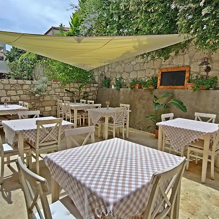 Faro Hotel 3*